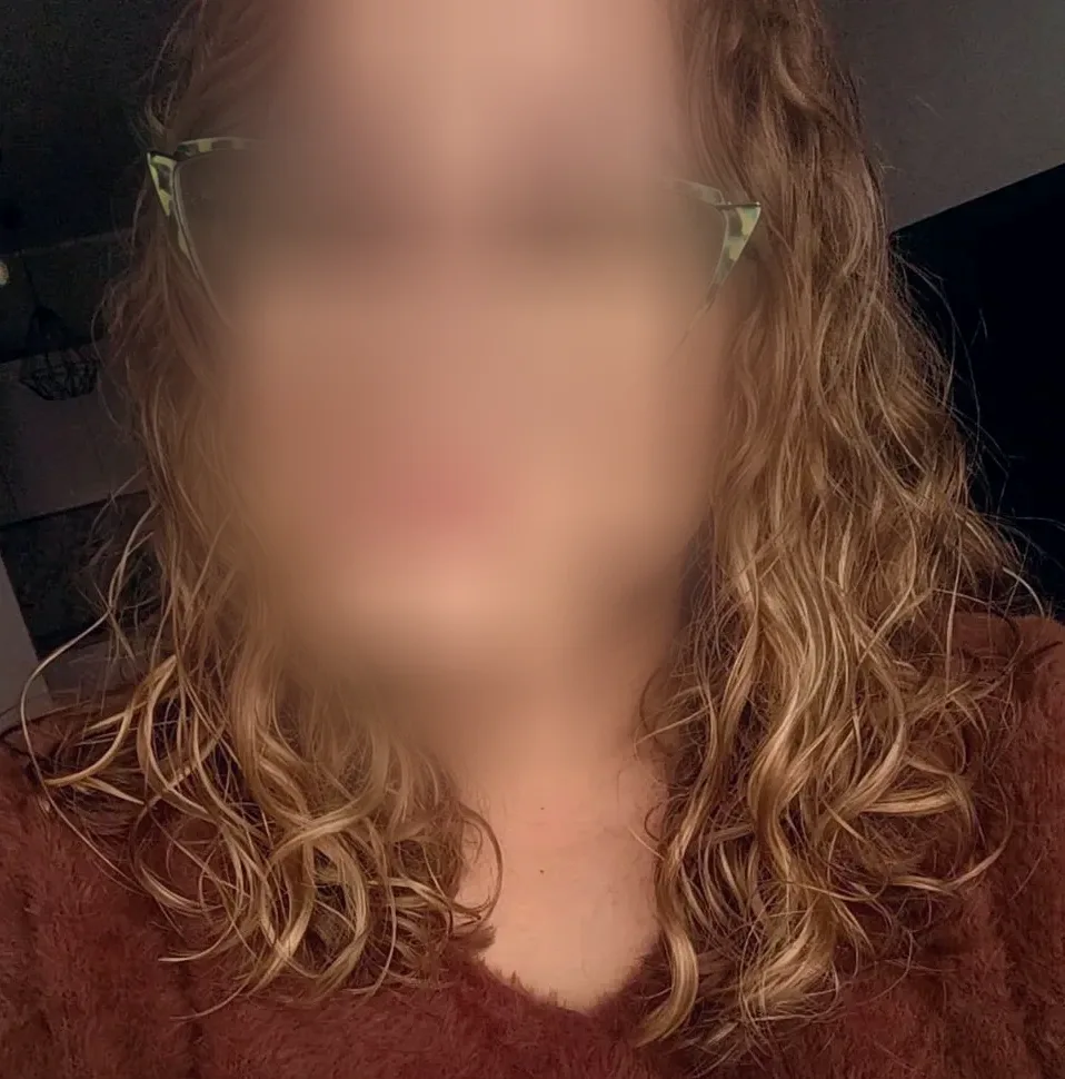 Azzurra, 29 anni